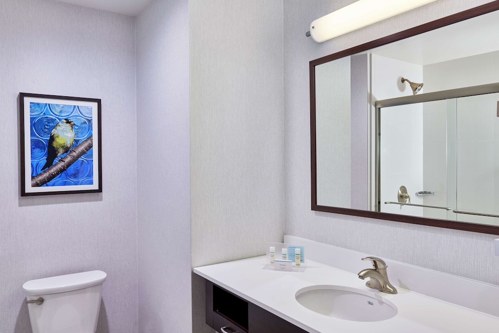 Room, 2 Queen Beds, Accessible, Refrigerator (Roll-In Shower) photo 3