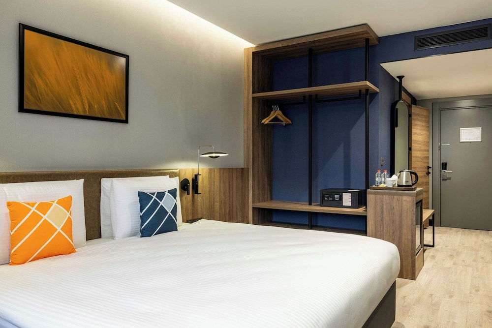 Standard Room, 1 King Bed, View - Photo 2