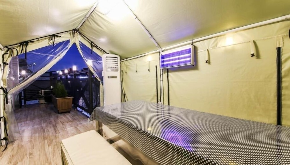 Glamping Room - Photo 6