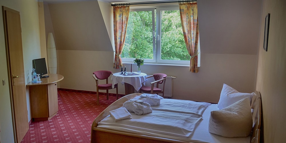 Standard Twin Room photo 3