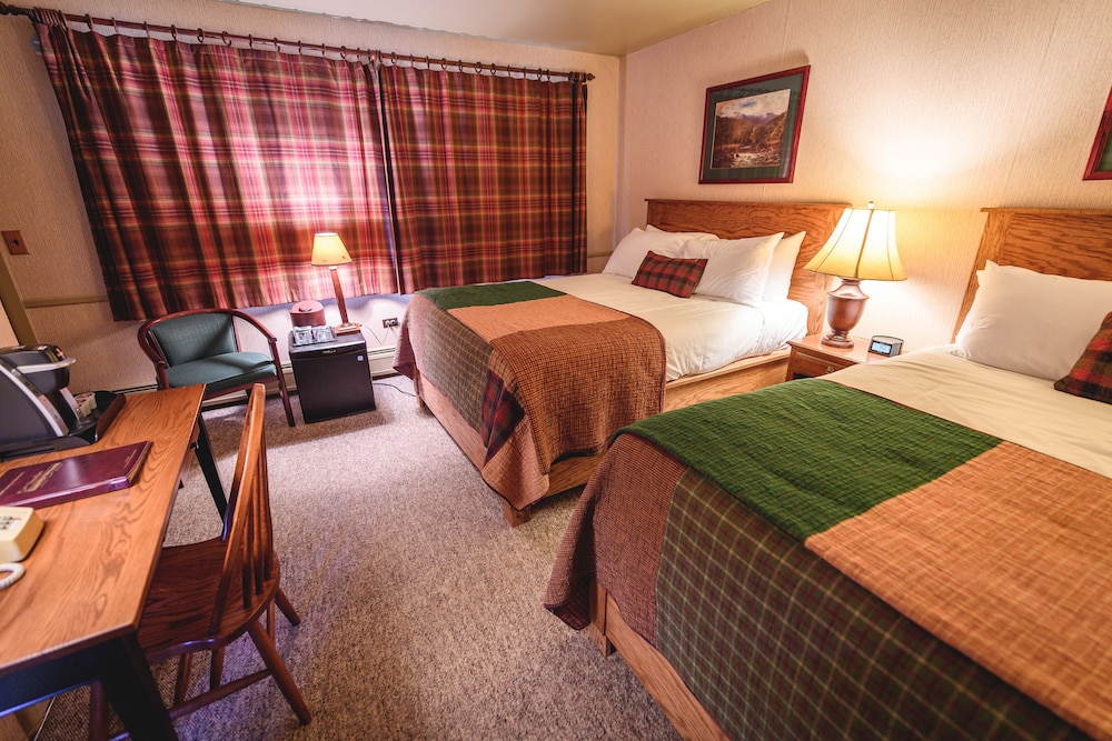 Standard Room, 2 Queen Beds, Mountain View photo 2