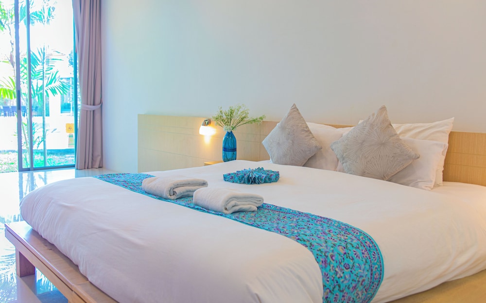 Standard Room, Pool View
