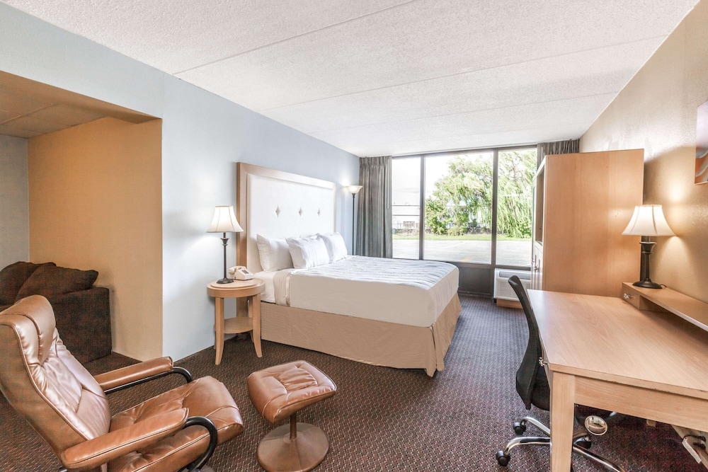 Room, 1 Double Bed, Non Smoking - Photo 1