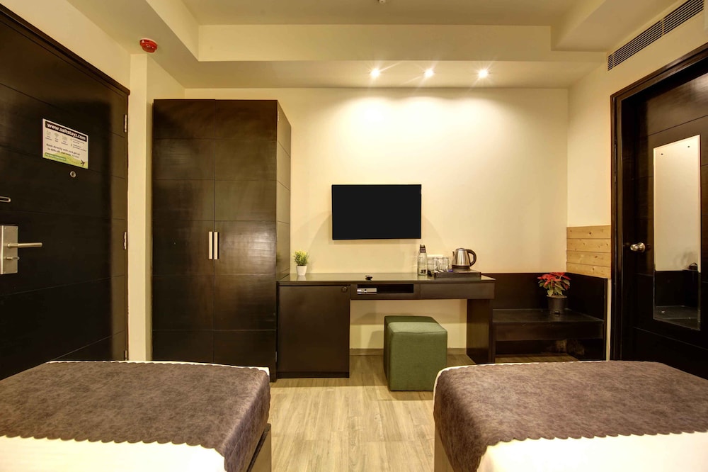 Twin Room - Photo 5