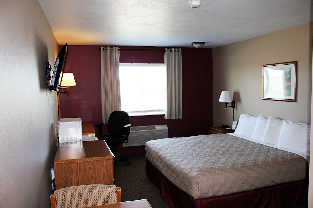 Standard Room, 1 King Bed, Non Smoking photo 2