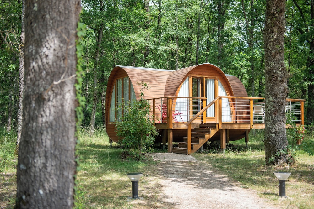 Deluxe Cabin, 1 Queen Bed