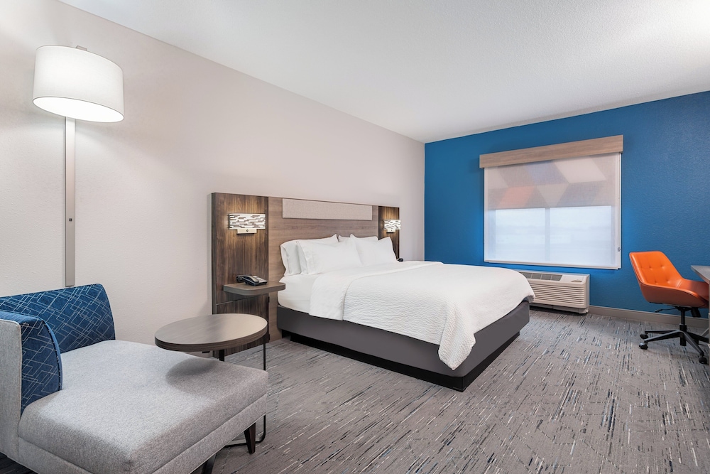 Standard Room, 1 King Bed, Accessible - Photo 1