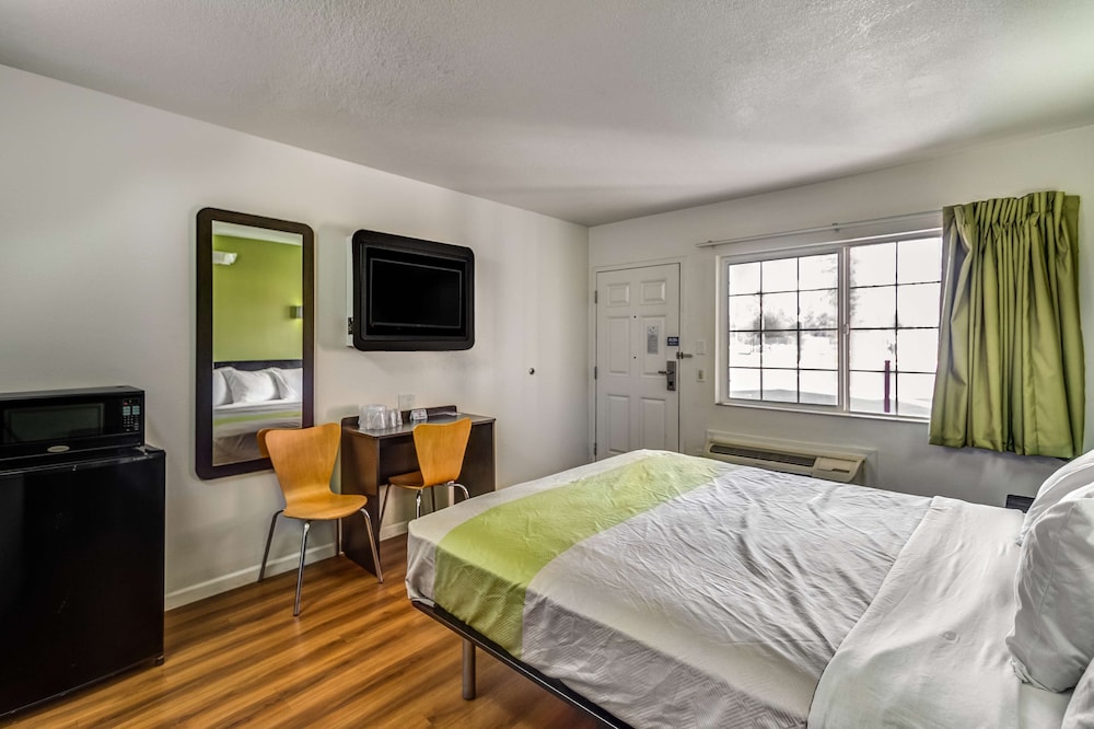 Deluxe Room, 2 Double Beds, Non Smoking, Refrigerator & Microwave - Photo 10