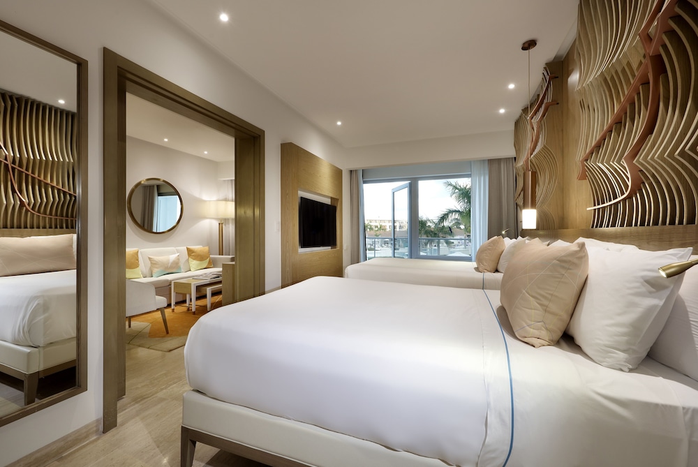 One Bedroom Suite - Photo 1