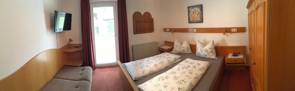 Classic Apartment, 1 King Bed with Sofa bed photo 1