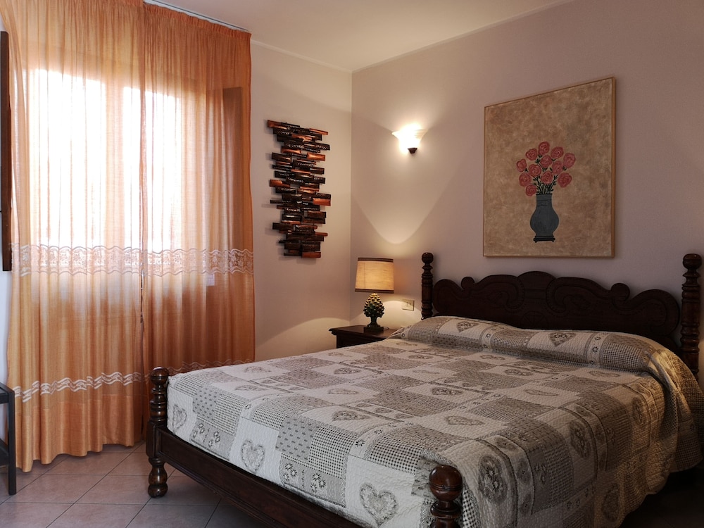 Triple Room, 1 Queen Bed with Sofa bed