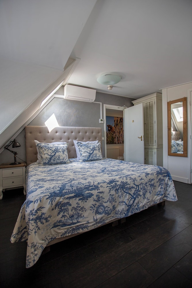 Standard Double Room photo 2