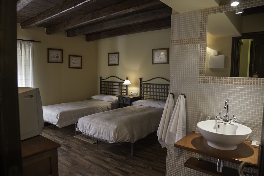 Double Or Twin Room photo 3