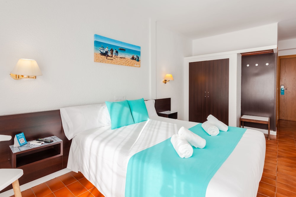 Standard Double or Twin Room photo 2