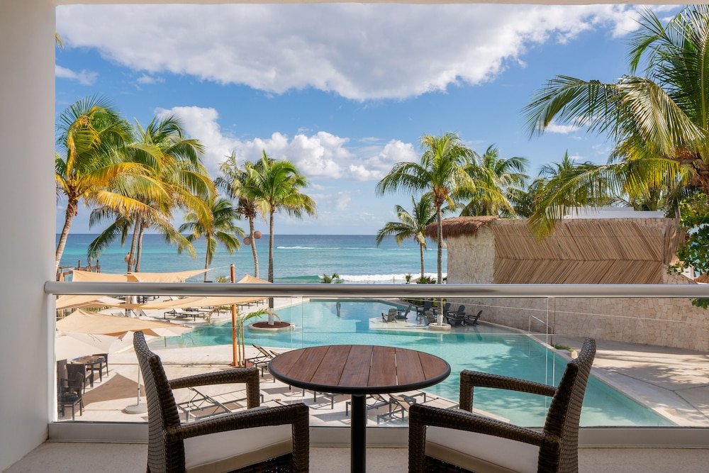 Oceanview Room - Photo 9