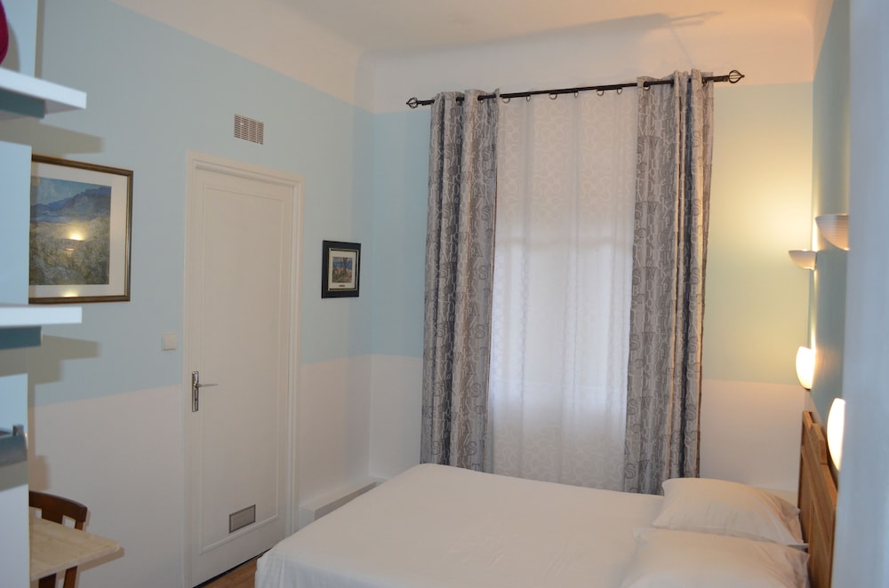 Standard Double Room, 1 Double Bed, Private Bathroom - Photo 9