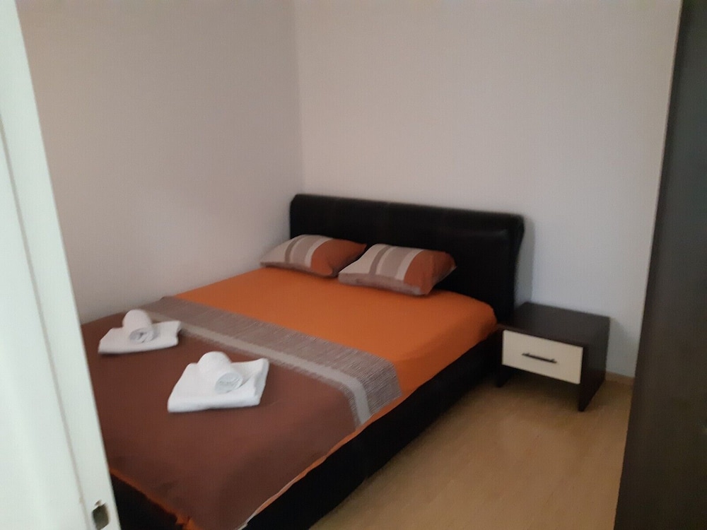 Basic Apartment, Mountain View