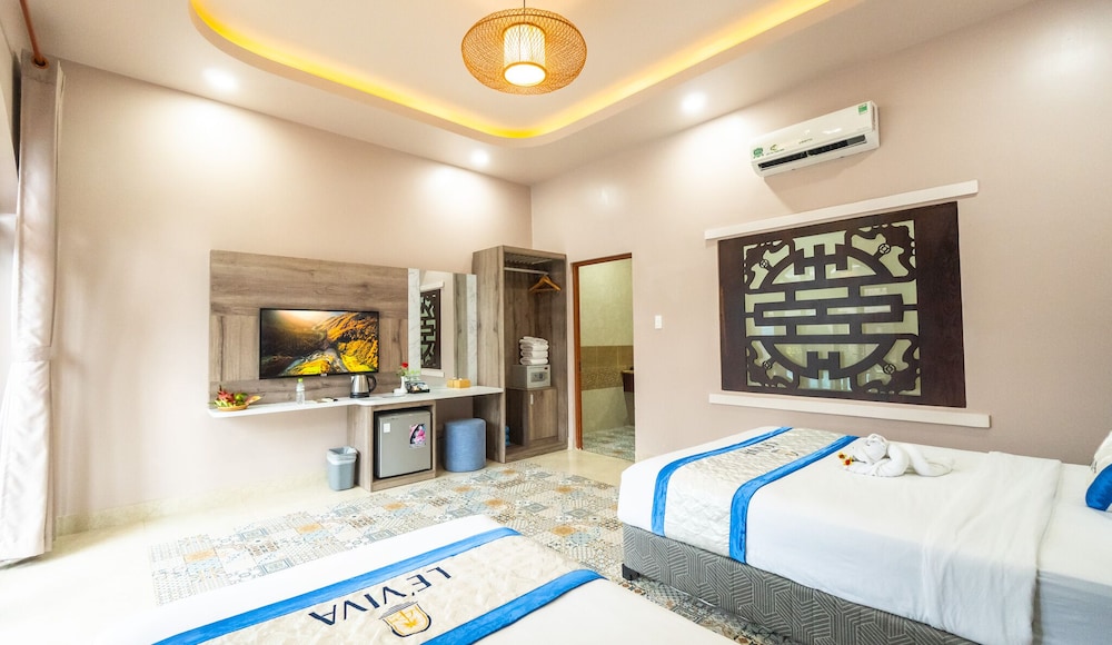 Premium Triple Room, Pool View - Photo 5