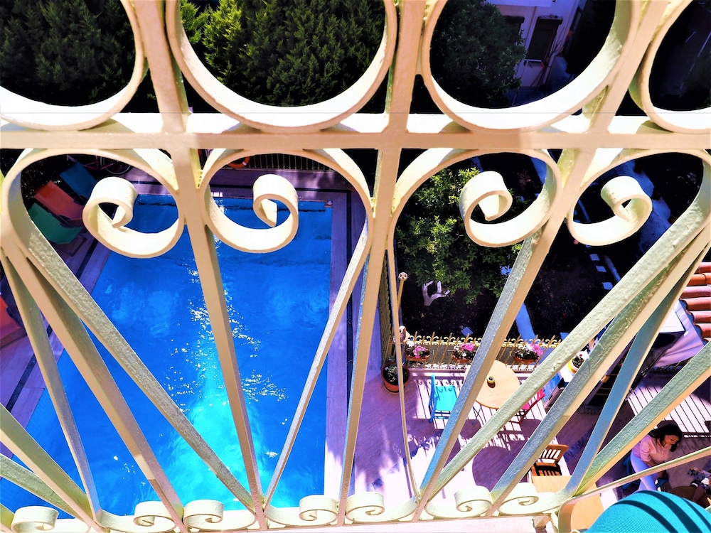 Standard Double Room, Pool View photo 2