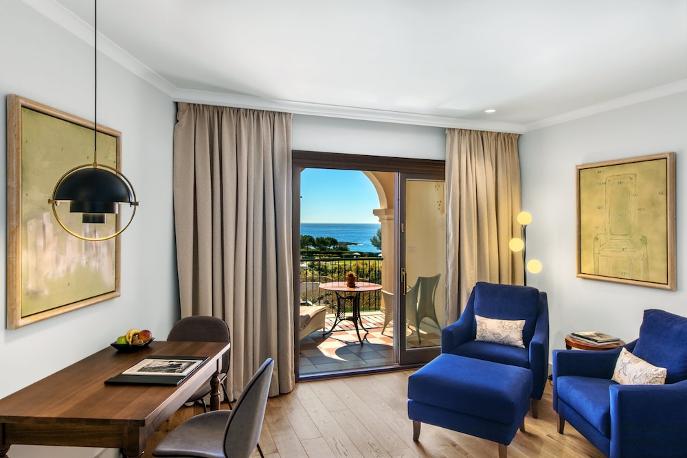 Grand Deluxe Room, 1 King Bed, Sea View
