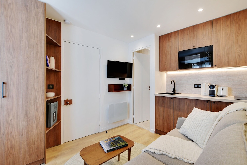 Apartment photo 2