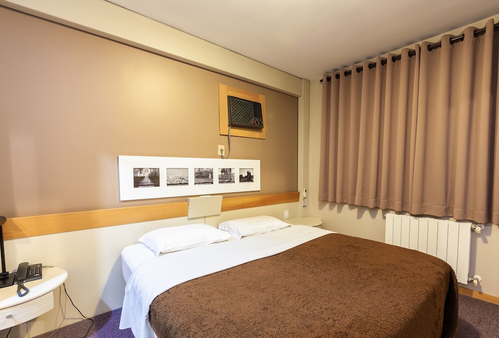Deluxe Double Room Single Use