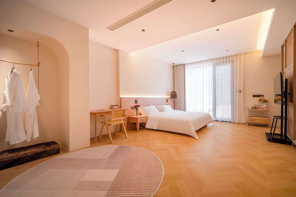 Senior Double Room, Garden View