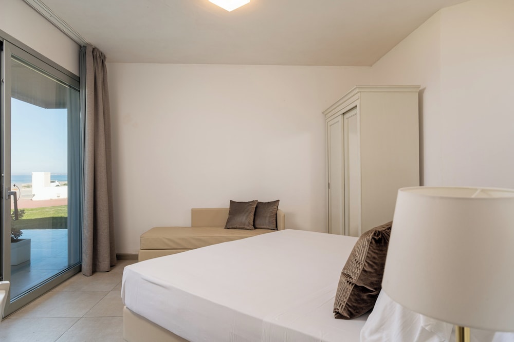 Triple Room (Lateral Sea View 2+1)