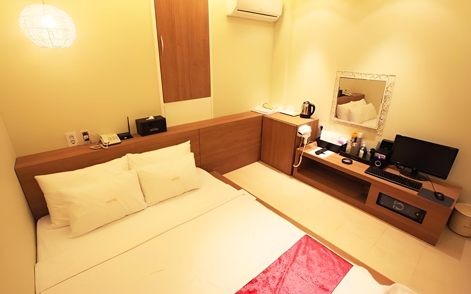 Room (Standard room (available for watching) - Photo 10