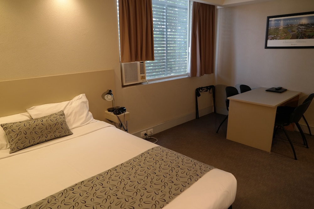 Standard Queen Room photo 2