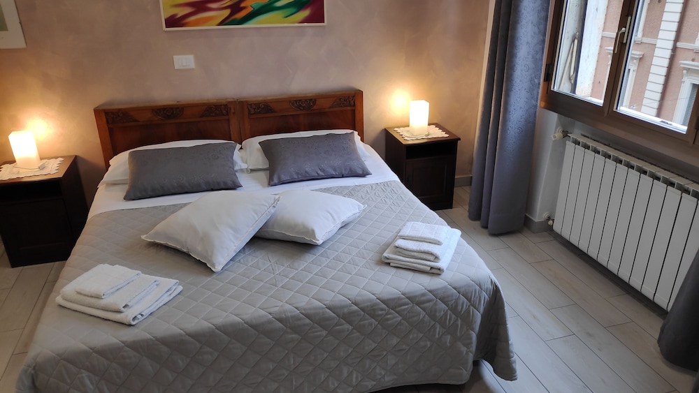 Double or Twin Room, Ensuite, City View (Acero)