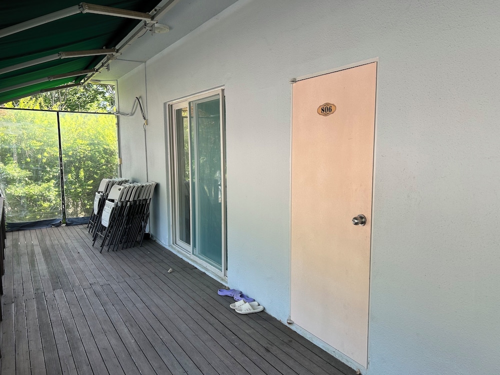 Basic Room photo 2