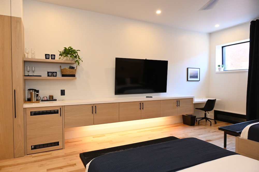 Luxury Room 4 - 2 Queen Beds