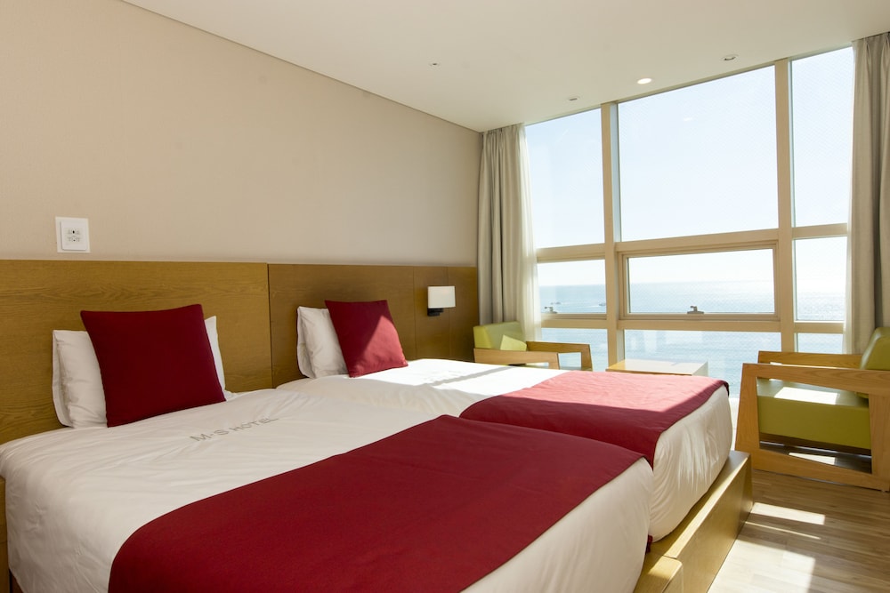 Deluxe Twin Room, Sea View photo 3