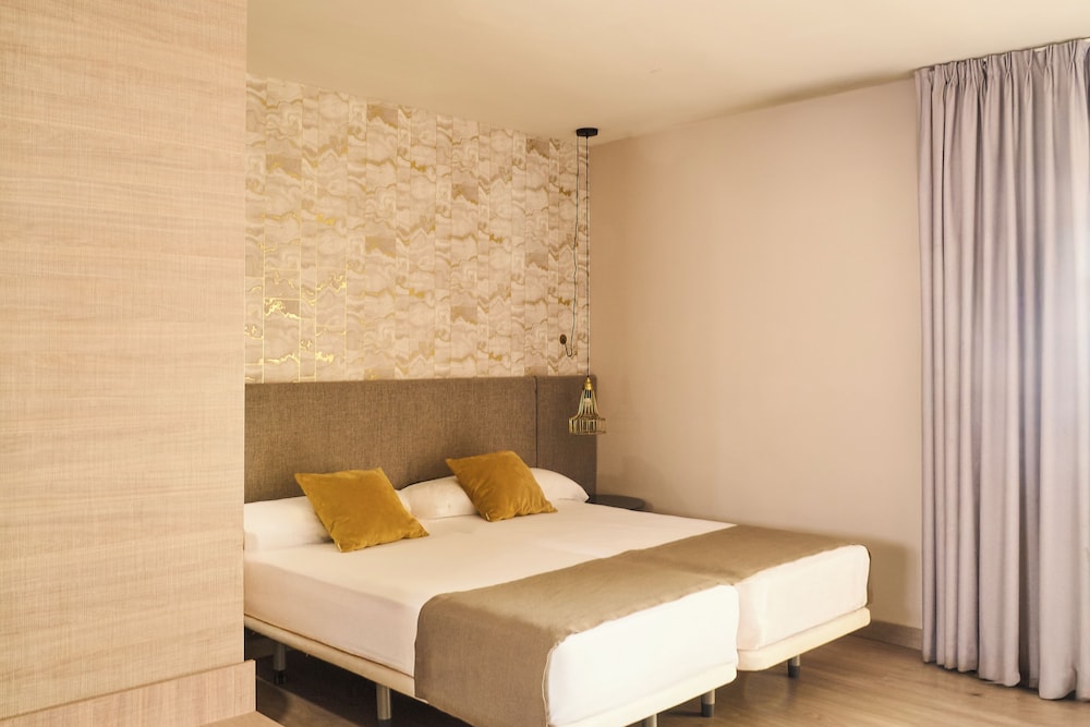 Studio, Balcony (3 adults) - Photo 3
