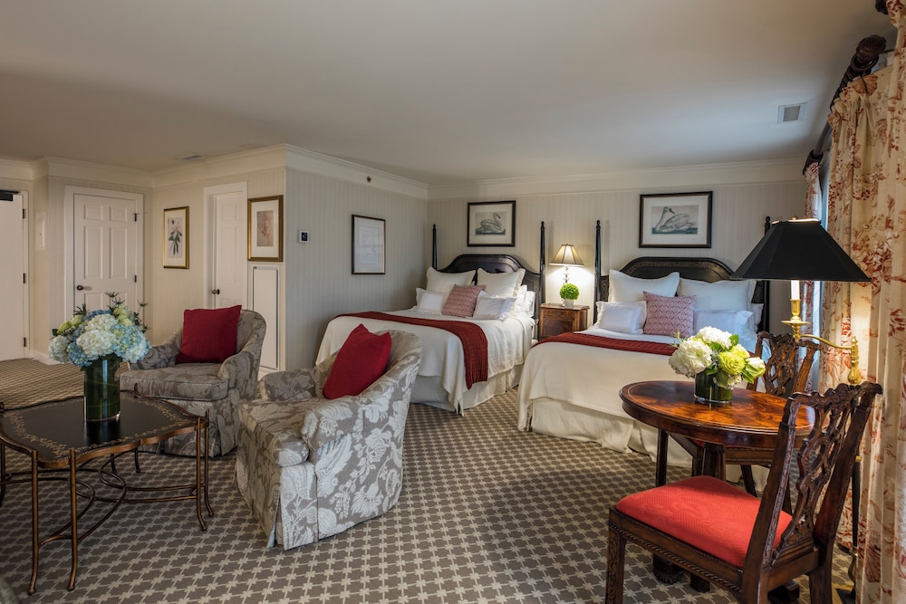 Luxury Two Queen Water View Main Building