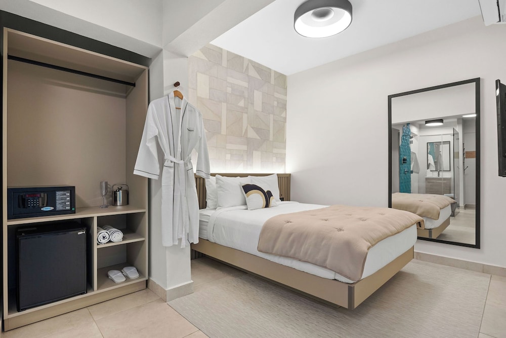Premium Room, 1 Queen Bed