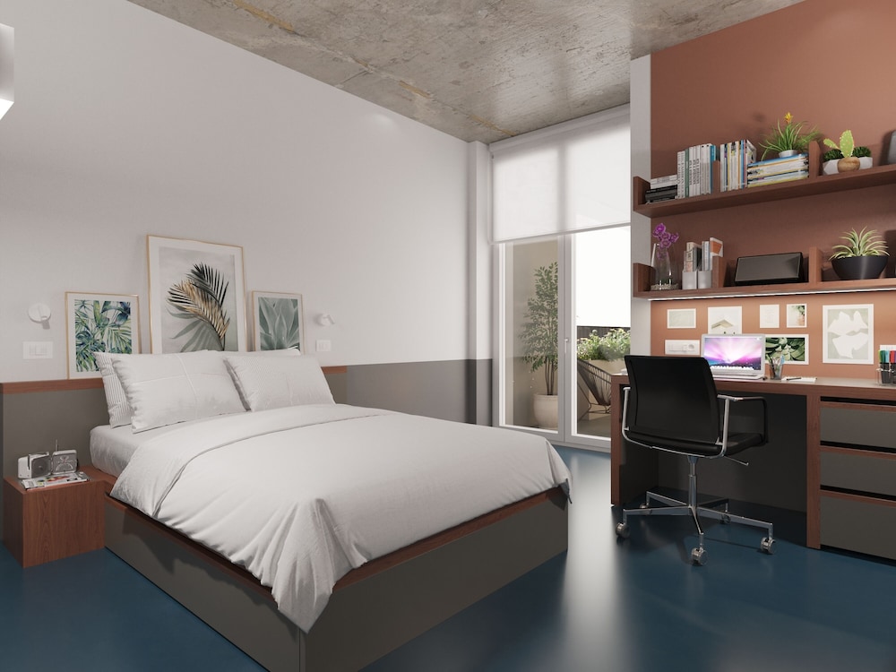 Deluxe Double Room thumbnail 5