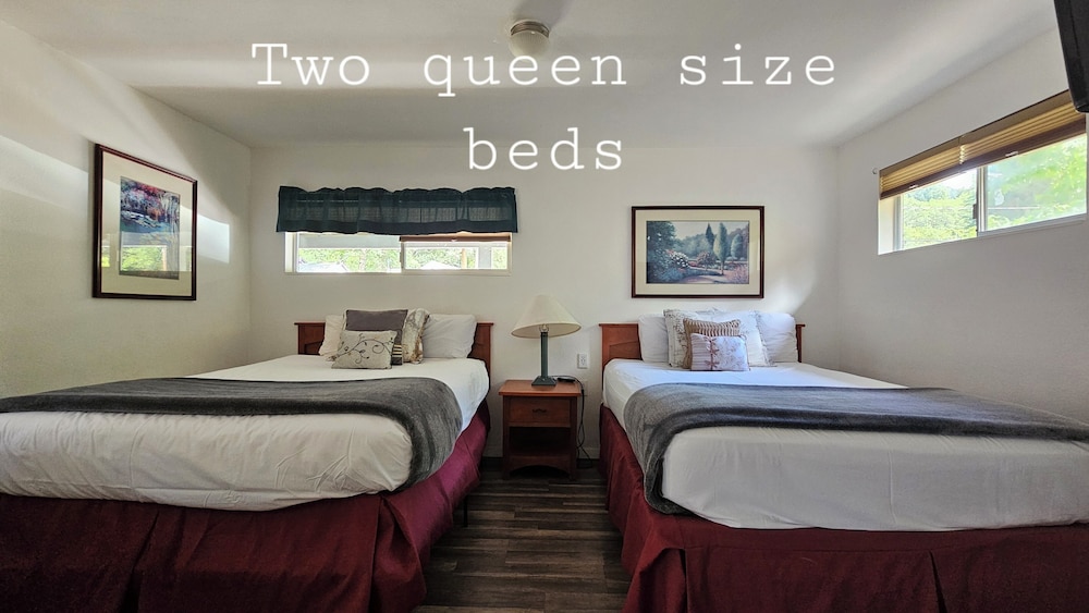 Room, 2 Queen Beds photo 1