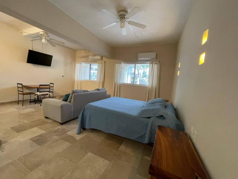 Classic Loft, 1 Bedroom, Kitchen photo 2