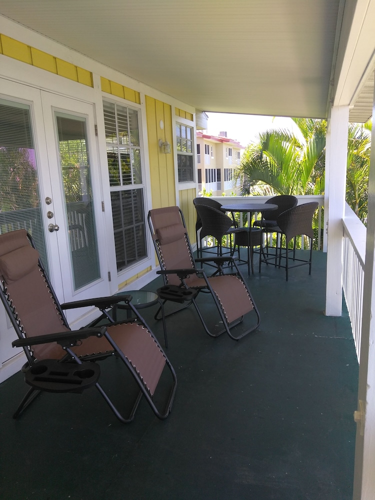 #23 -  2 Bedroom 2 Bath, Bayfront (No elevator, stairs only) photo 3