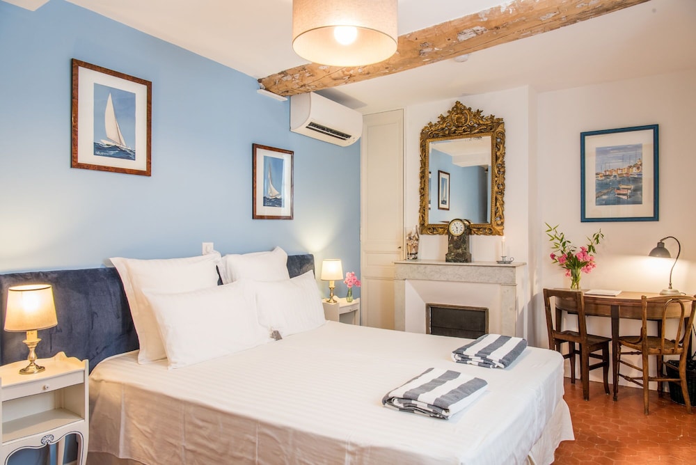 Standard Double Room, Private Bathroom (Chambre Lavande) photo 1