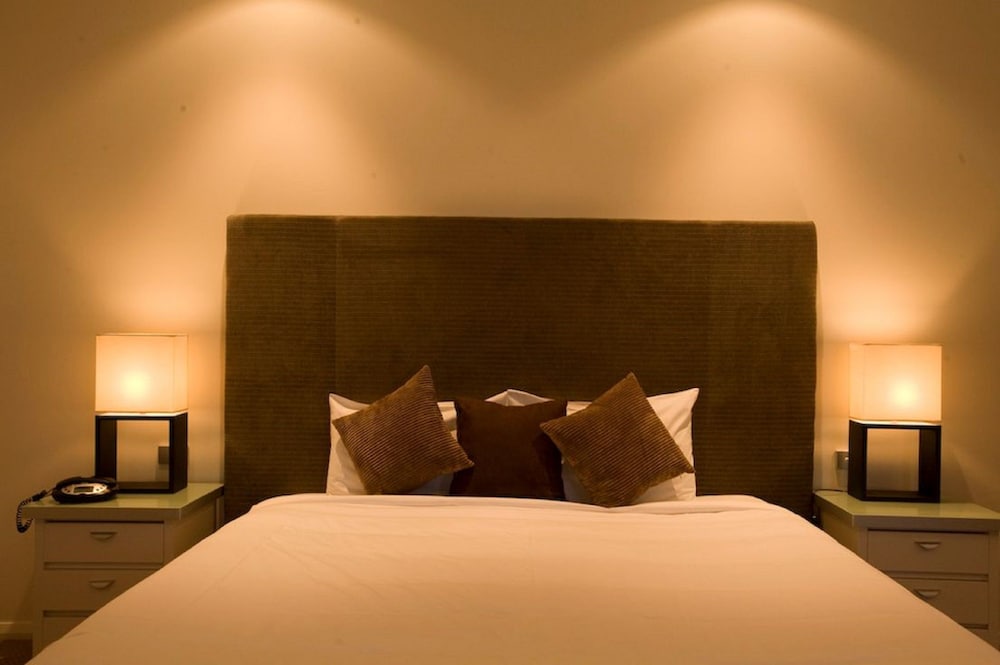 Deluxe King Suite photo 3