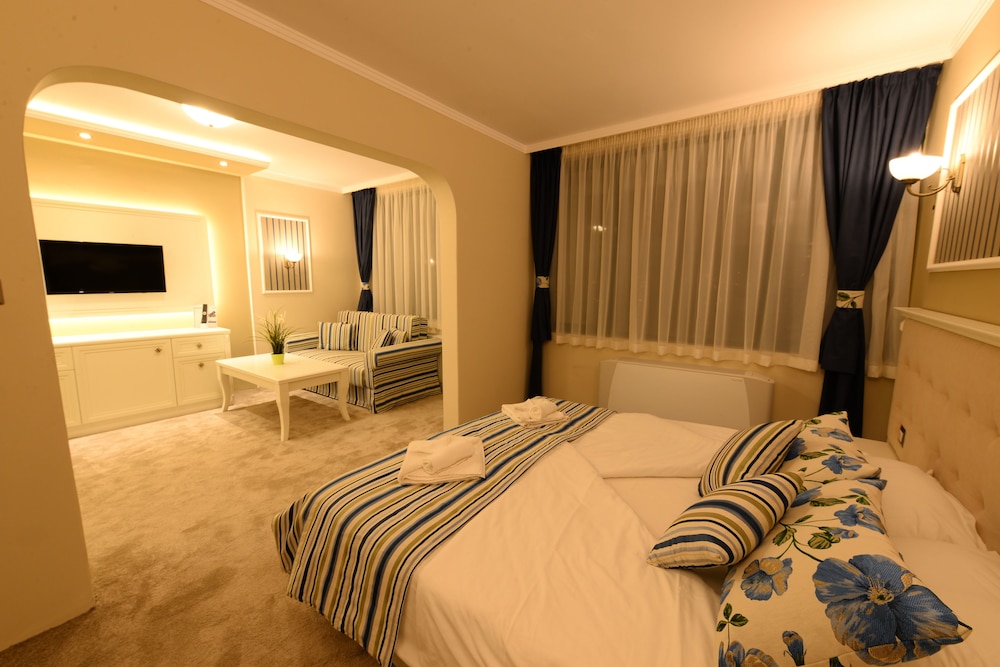 Family Suite, Balcony photo 3