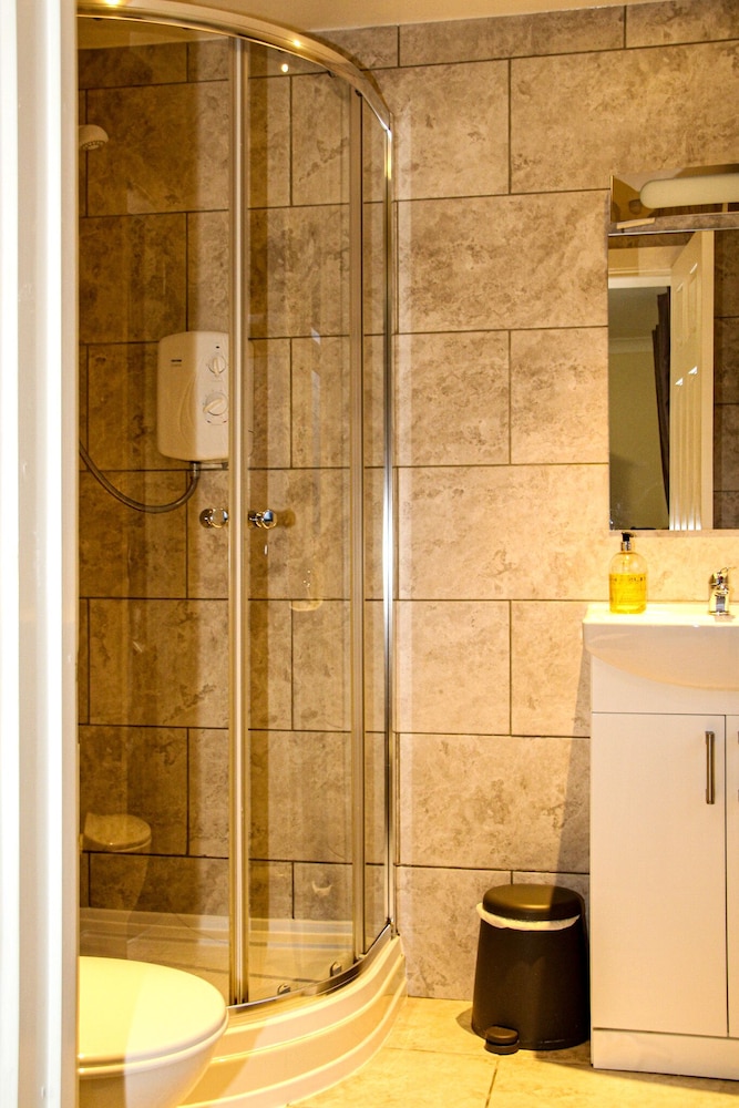 Twin Room, Ensuite photo 3