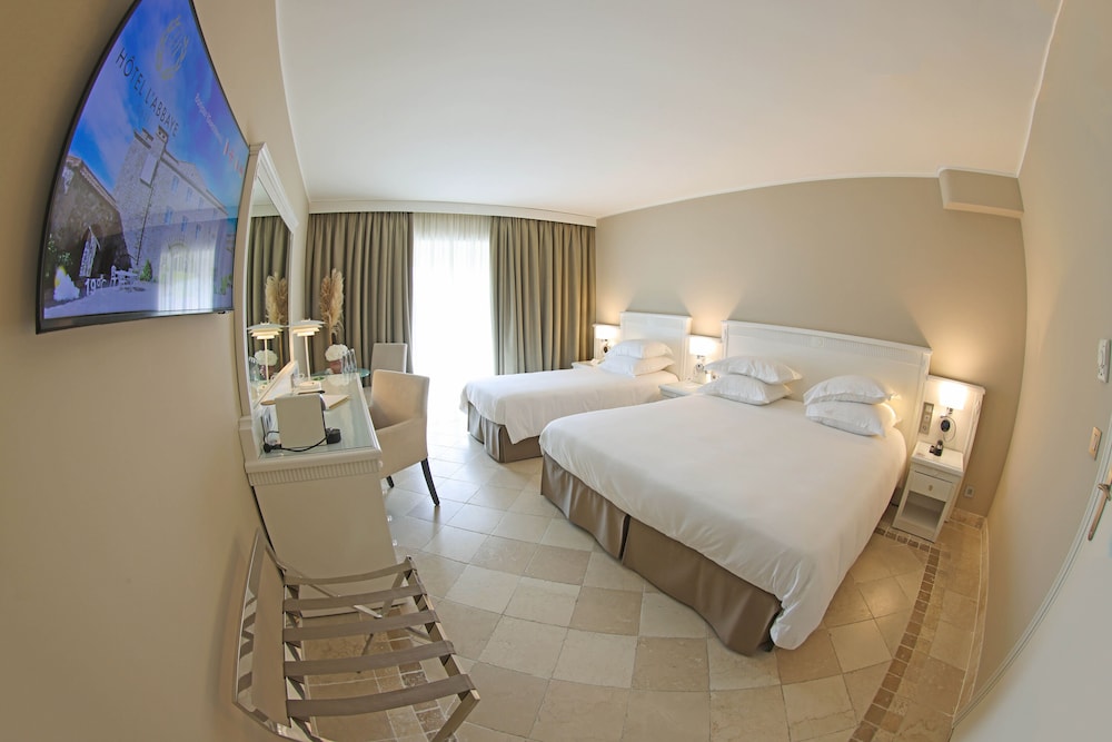 Deluxe Triple Room, Sea View photo 3
