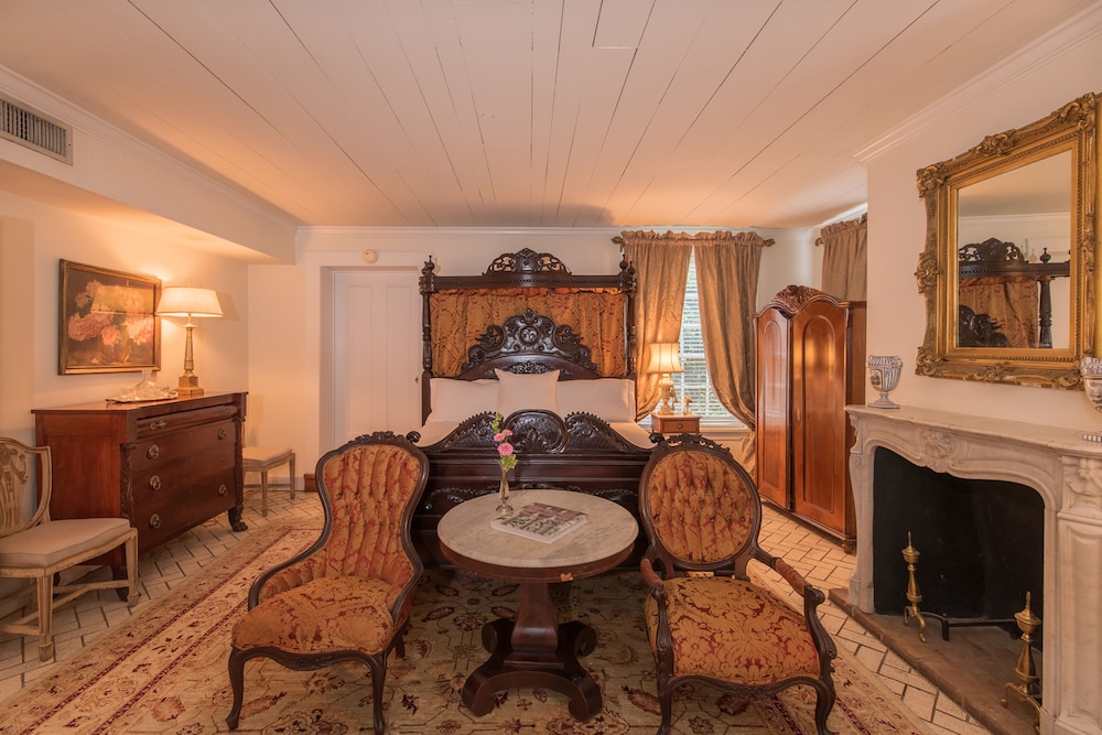 Room, Private Bathroom (The Lucy Room)