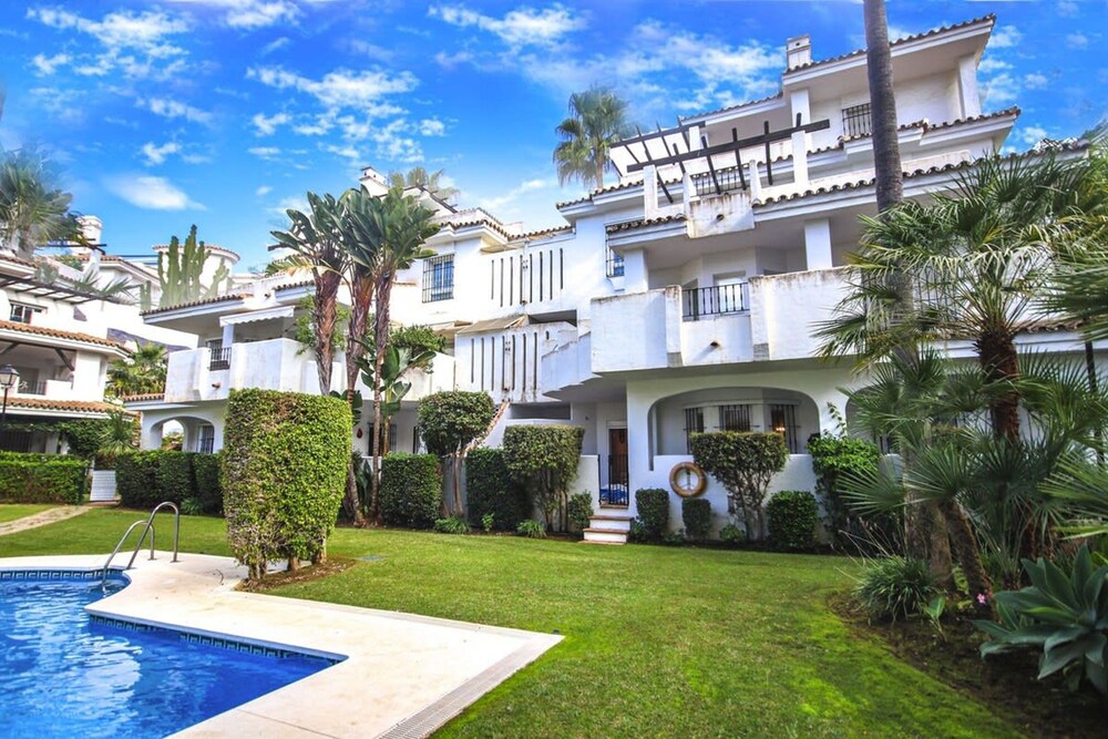 Modern 3 Bedroom Pool Access Apartment F-7, Billede 11