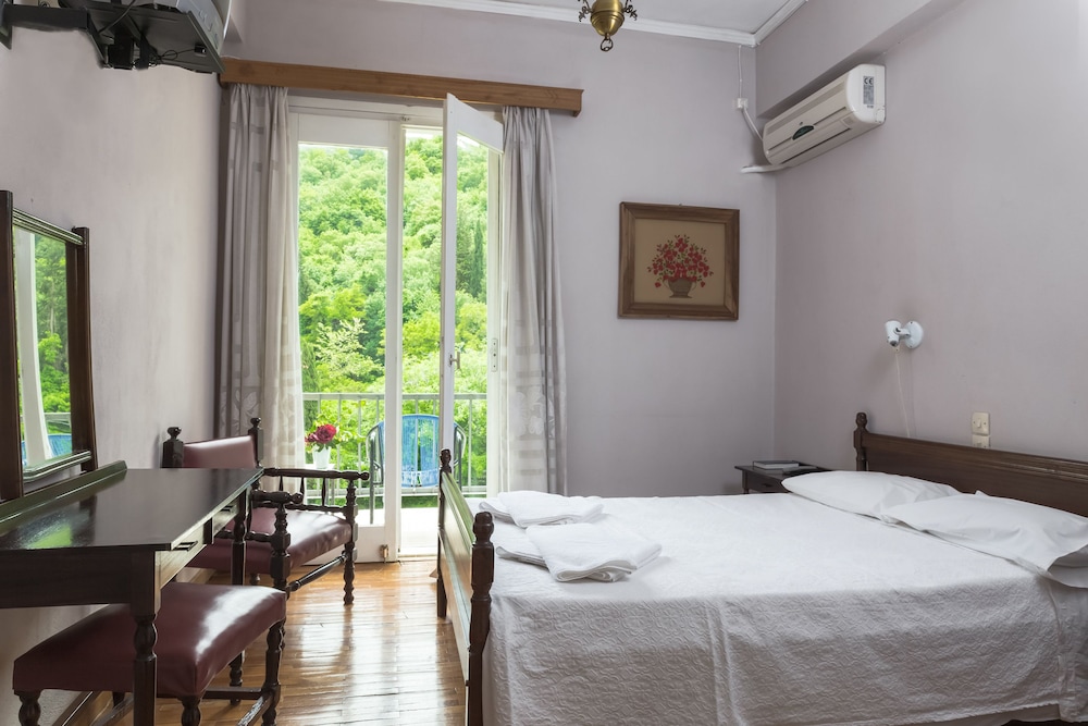 Standard Double Or Twin Room, Balcony, Mountain View photo 2