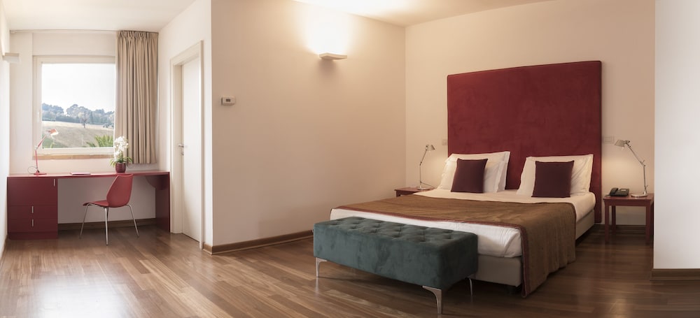 Deluxe Triple Room - Photo 1